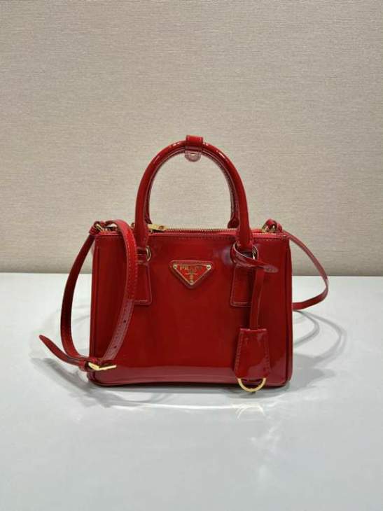 Picture of Prada Handbags _SKUfw185064547fw
